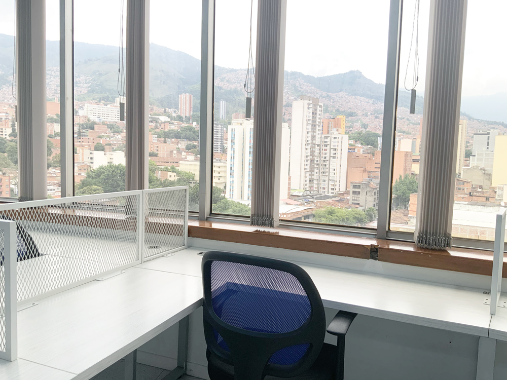 Puesto 9 (Mesas en L) Coworking grupal